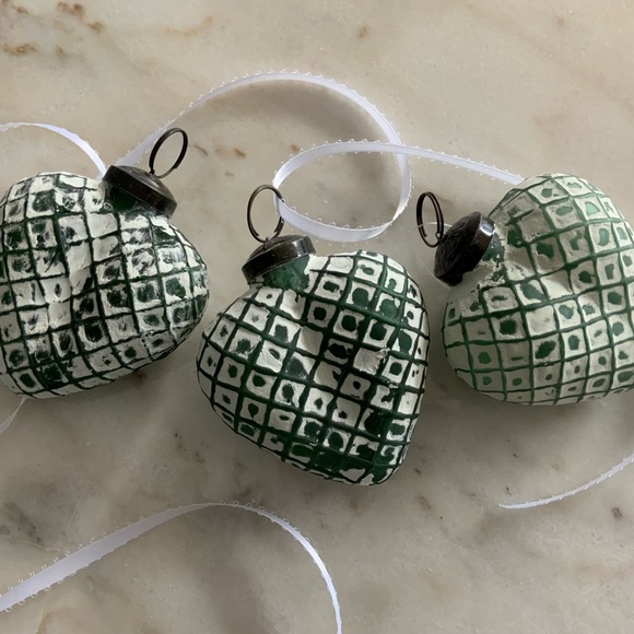 Set/3 Glass Hearts - Picture 3 of 9